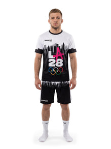 WrestlerStore LA 28 T‑Shirt & Shorts Set schwarz/weiß – Vorderansicht mit LA 28 Grafik und fünf farbigen Ringen, Skyline‑Motiv