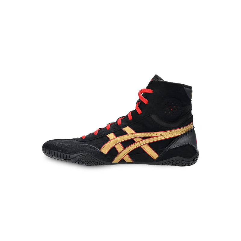 ASICS Dan Gable EVO 3 Ringerschuh in Schwarz/Gold, Innenansicht mit goldenen ASICS-Streifen und roten Nähten.