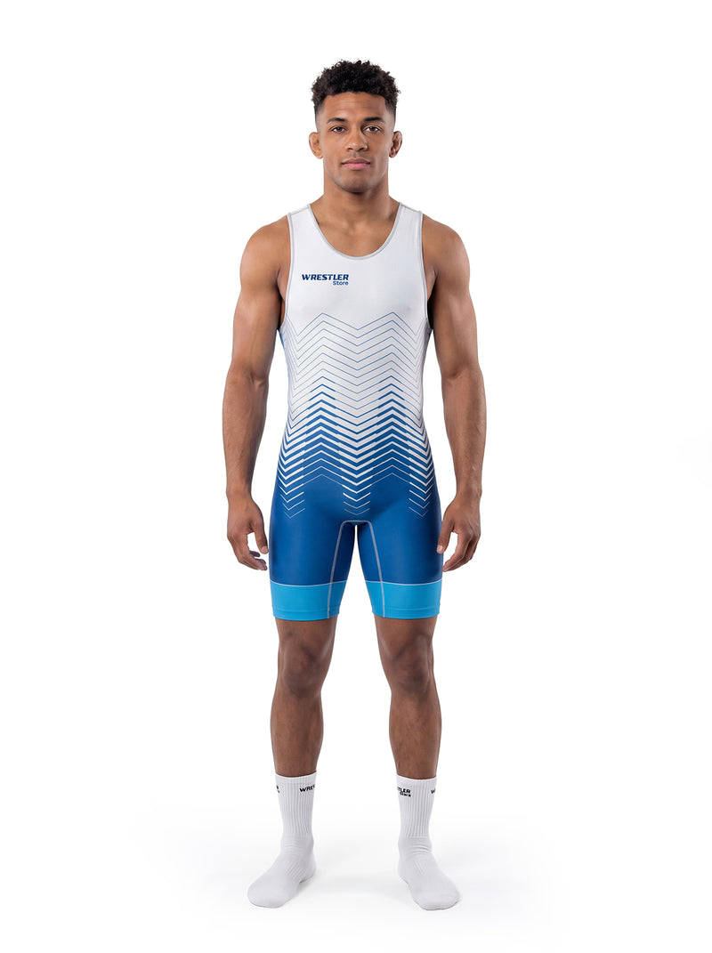 WrestlerStore Ascent Ringertrikot blau/weiß – Vorderansicht, Chevron‑Linien Design, eng anliegendes Wrestling Singlet